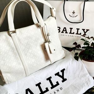 Authentic Bally bag calf skin leather perforated and logo stamped.